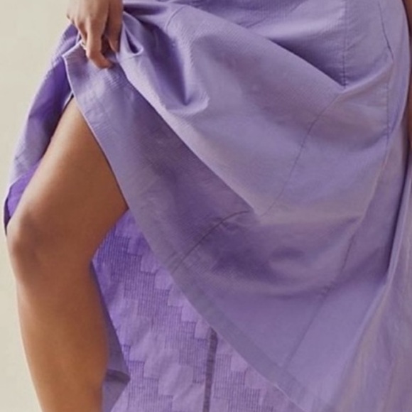 Inma Lavender Slip Midi Dress with Spaghetti Straps - Picture 3 of 3